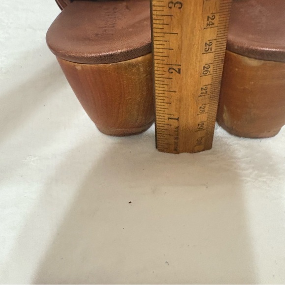 Timberland Comforia brown suede and leather clogs. - Picture 8 of 9